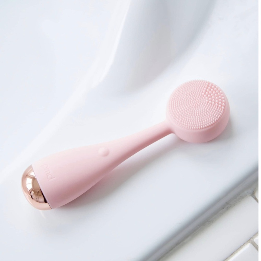NIB PMD clean smart facial cleansing device